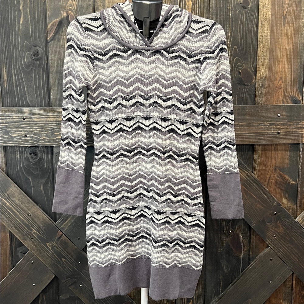 Prana Meryl Hooded Chevron Sweater Dress M Grey White Cozy Neutral‎ Preppy Tunic